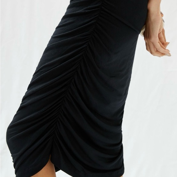 ANTHROPOLOGIE BLACK GATHERED SLIP DRESS LARGE - Picture 5 of 6